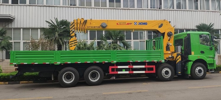 XCMG Hydraulic Truck Mounted Crane XZJ5311JSQB 8*4 Truck Mounted Crane for Sale